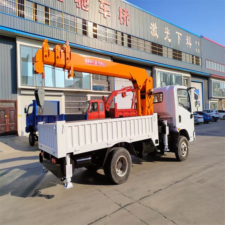 蓬莱市三轮随车吊定制 农用改装机自备吊中瑞长期出售